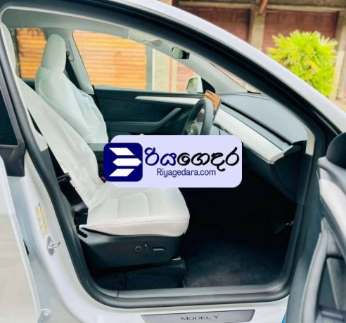 tesla-model-y-2024-suv-brand-new-big-2