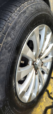 nissan-saloon-big-5