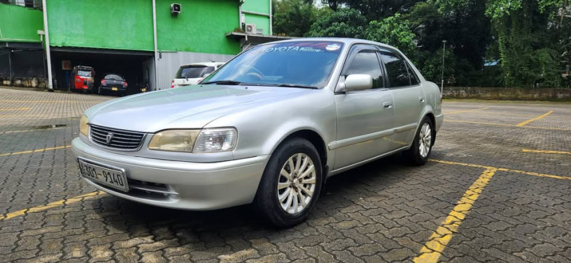 nissan-saloon-big-0