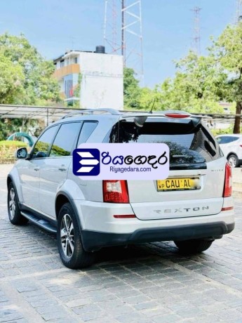 micro-rexton-w-2017-suv-big-3