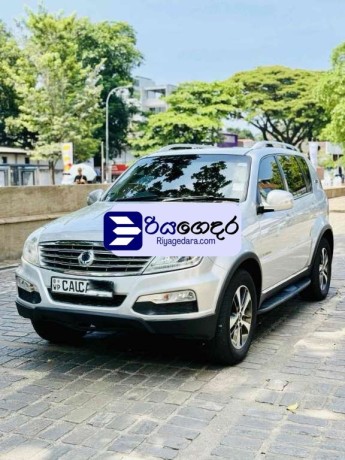 micro-rexton-w-2017-suv-big-0