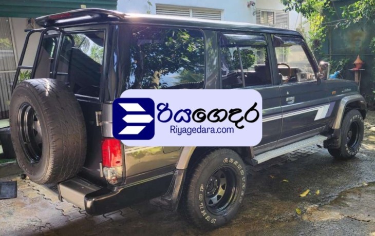 toyota-land-cruiser-box-prado-1986-suv-big-3
