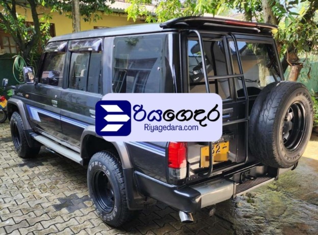 toyota-land-cruiser-box-prado-1986-suv-big-2