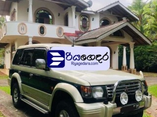 mitsubishi-pajero-2000-suv