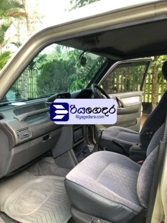mitsubishi-pajero-2000-suv-big-2