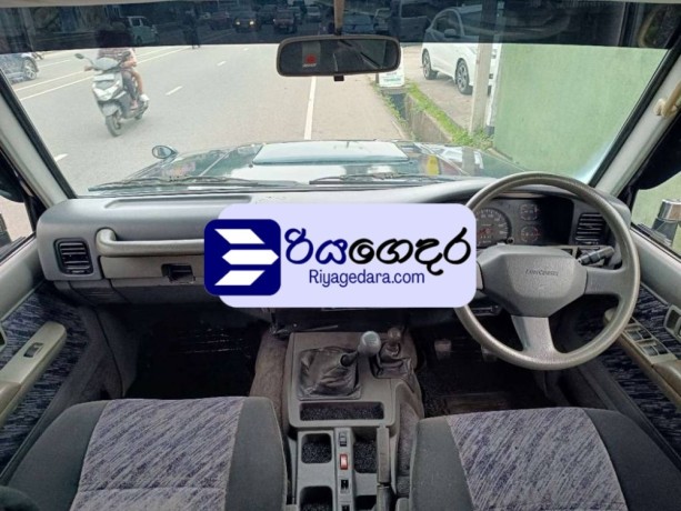 toyota-box-prado-bj75-1988-suv-big-3