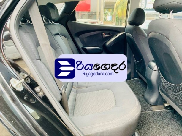 hyundai-tucson-2011-suv-big-3