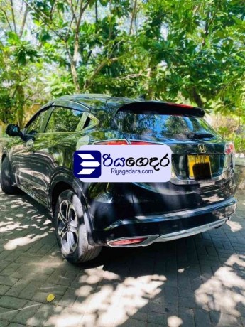 honda-vezel-z-grade-2014-suv-big-2