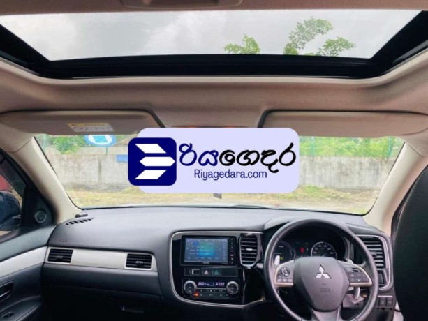 mitsubishi-outlander-phev-g-navi-2015-suv-big-5