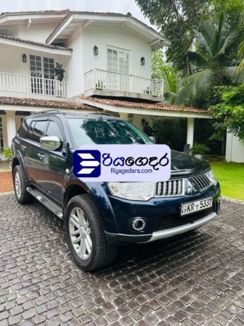 mitsubishi-montero-sport-2011-suv-big-0