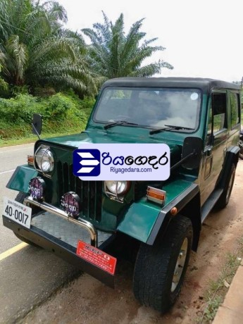 mahindra-4dr5-1973-suv-big-1