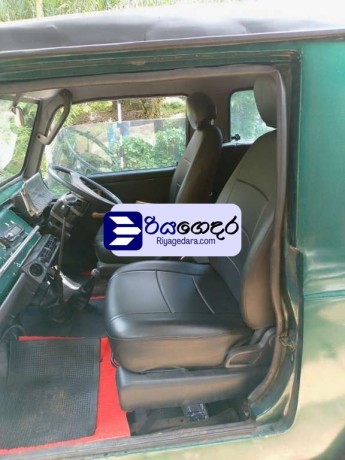 mahindra-4dr5-1973-suv-big-2