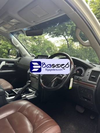 toyota-land-cruiser-sahara-vx-v8-2017-suv-big-4