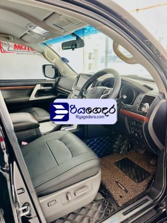 toyota-land-cruiser-sahara-v8-2009-suv-big-4