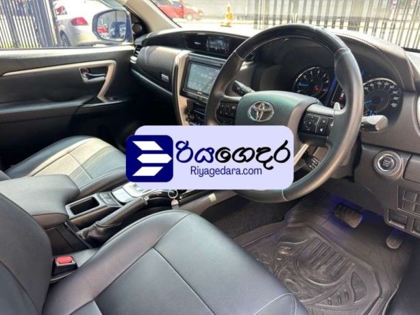 toyota-fortuner-2016-suv-big-3