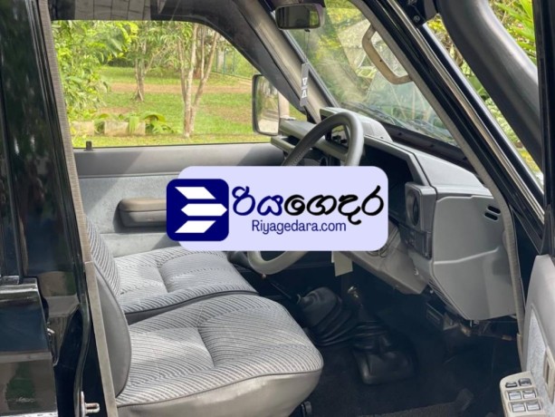 toyota-land-cruiser-box-prado-lj79-1991-suv-big-4