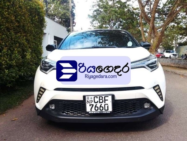 toyota-chr-2018-suv-big-0