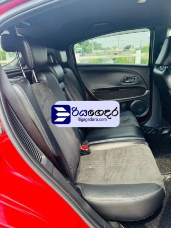 honda-vezel-rs-sensing-led-version-2018-suv-big-5
