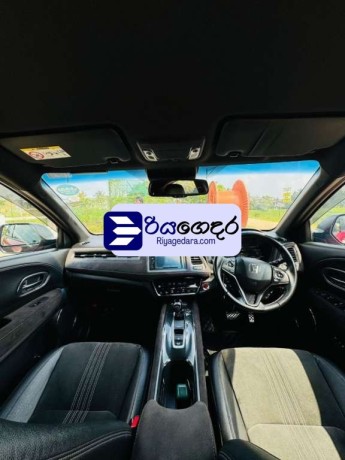 honda-vezel-rs-sensing-led-version-2018-suv-big-4