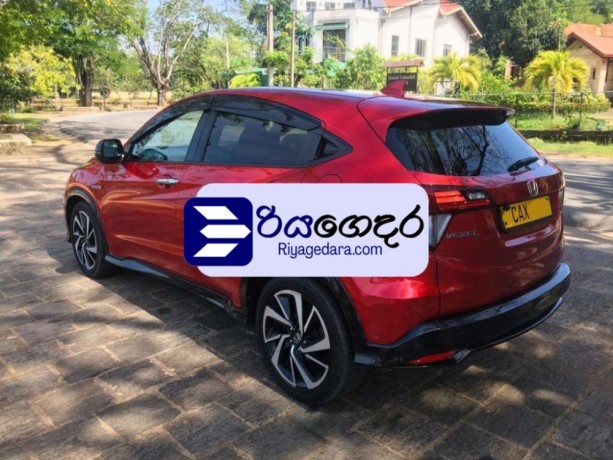 honda-vezel-rs-sensing-2017-suv-big-2
