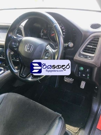 honda-vezel-rs-sensing-2017-suv-big-3