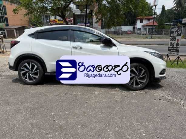 honda-vezel-rs-sensing-led-2018-suv-big-2