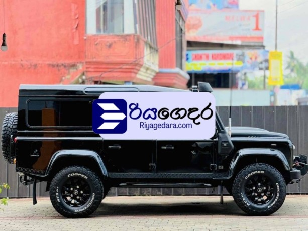 land-rover-defender-2010-suv-big-4