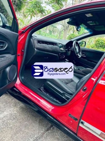honda-vezel-rs-sensing-led-2018-suv-big-1
