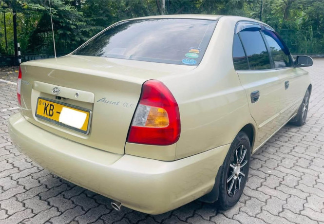 hyundai-accent-2001-big-6