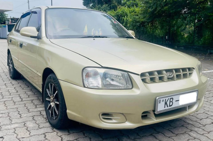hyundai-accent-2001-big-1