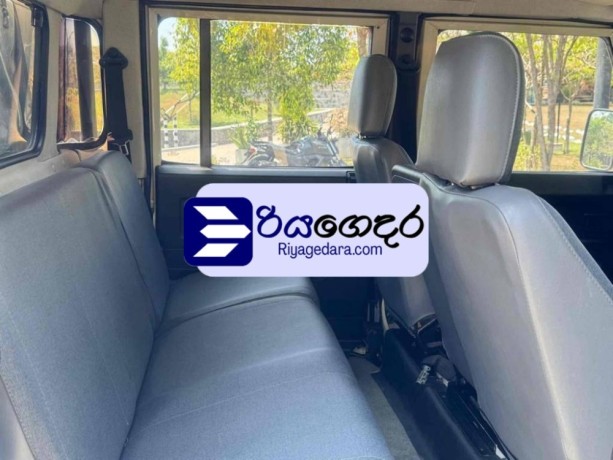 land-rover-defender-d-cab-130-300-tdi-2005-suv-big-5