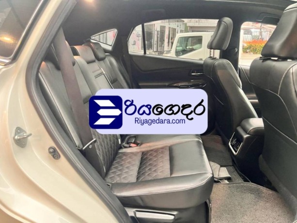 toyota-harrier-2016-suv-big-4