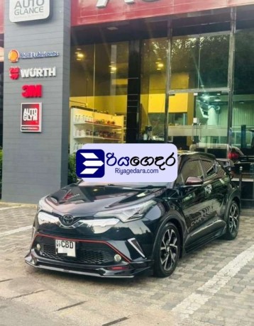 toyota-chr-ngx-10-2018-suv-big-1