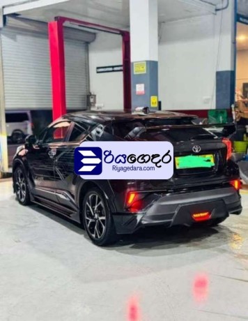 toyota-chr-ngx-10-2018-suv-big-0