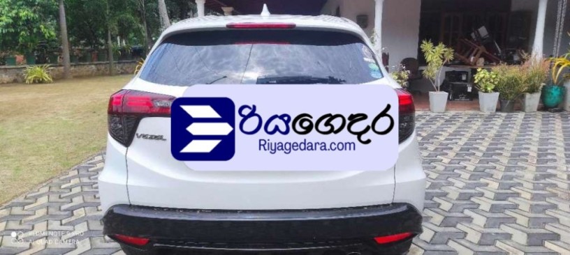honda-vezel-rs-sensing-2018-suv-big-1