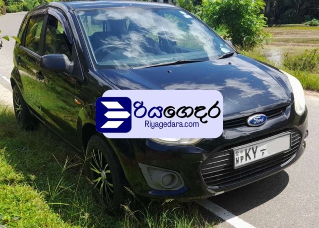 ford-figo-2013-suv-brand-new-big-0