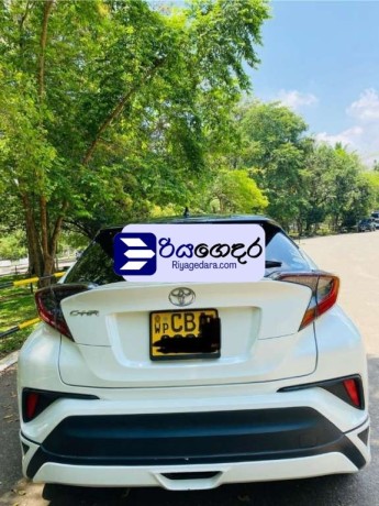 toyota-chr-2018-suv-big-5