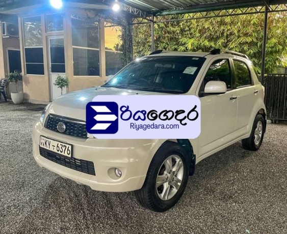 daihatsu-terios-premium-2014-suv-big-0