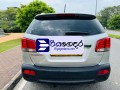 kia-sorento-2009-suv-small-1