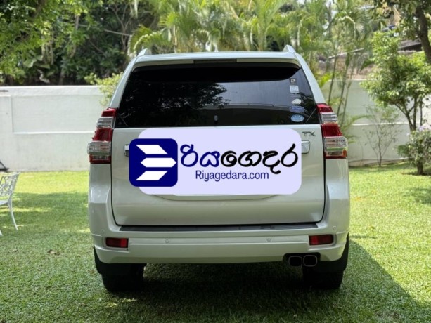 toyota-land-cruiser-prado-150-g-frontier-2017-suv-big-5