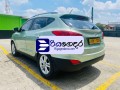 hyundai-tucson-2010-suv-small-1