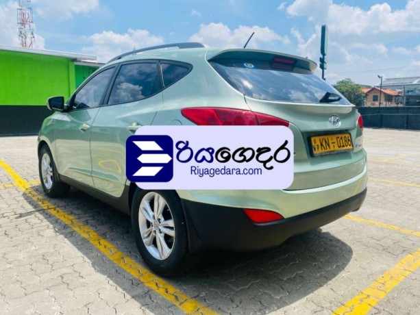 hyundai-tucson-2010-suv-big-1