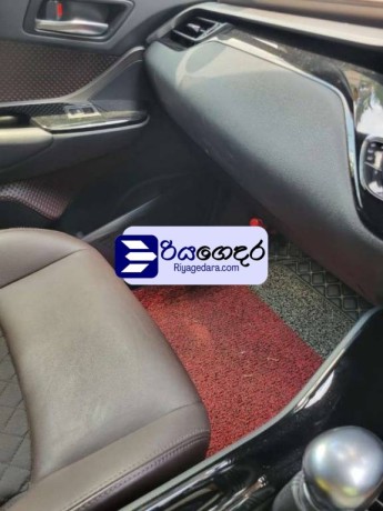 toyota-chr-ngx10-2019-suv-big-5