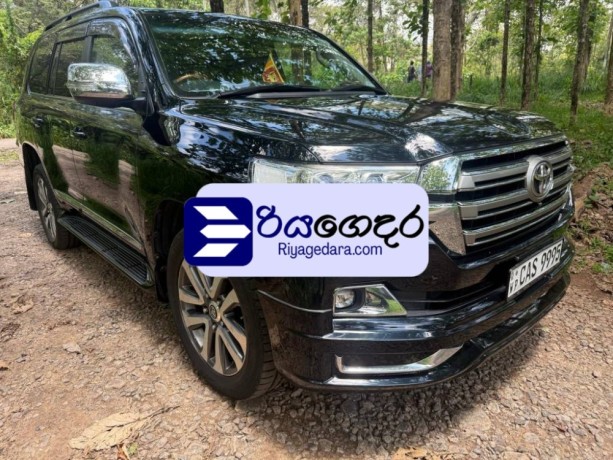 toyota-land-cruiser-sahara-v8-2016-suv-big-1