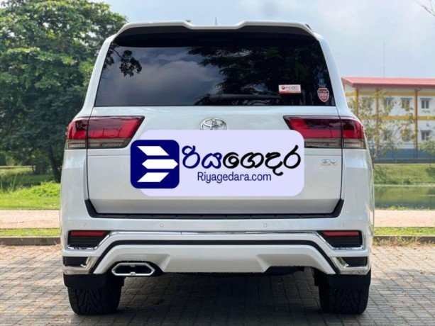toyota-land-cruiser-sahara-zx-highest-spec-2024-suv-unregistered-recondition-big-2