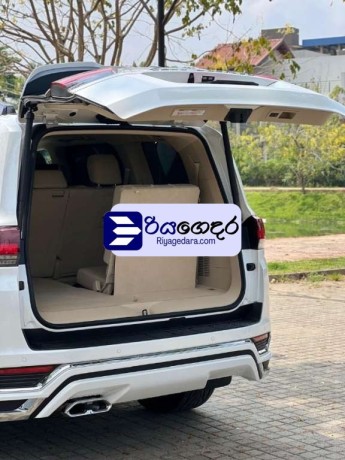 toyota-land-cruiser-sahara-zx-highest-spec-2024-suv-unregistered-recondition-big-5