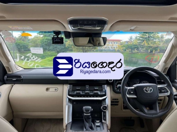 toyota-land-cruiser-sahara-zx-highest-spec-2024-suv-unregistered-recondition-big-3