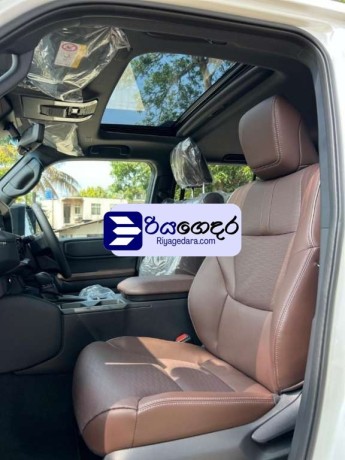 toyota-prado-250-2024-suv-unregistered-recondition-big-5