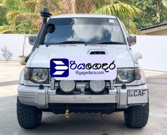 mitsubishi-pajero-1996-suv-big-0