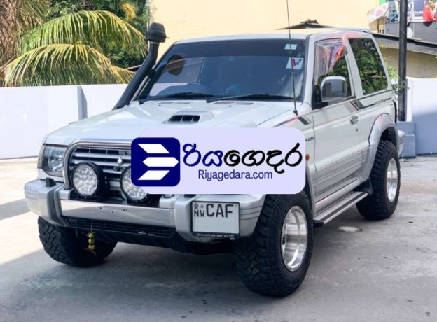mitsubishi-pajero-1996-suv-big-2